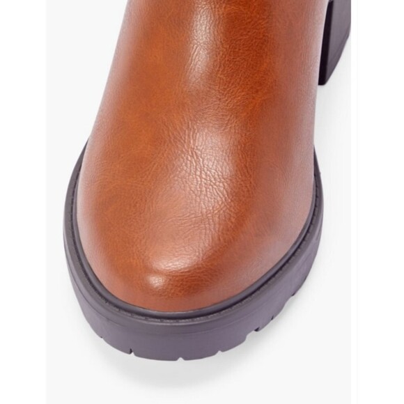 JustFab Brown Ankle Boots with Cream Trim - Picture 3 of 9